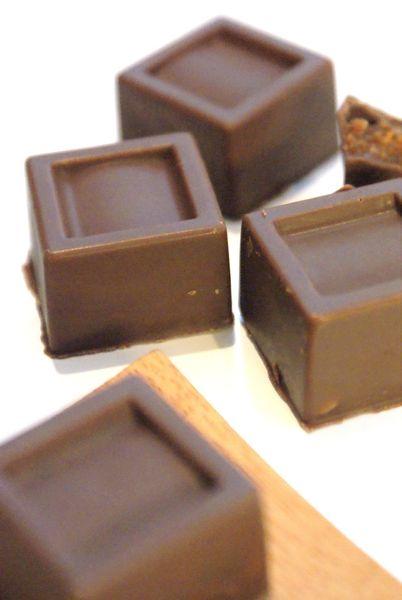 #Calendrier de l'avent J-9 - Chocolats confiserie : petits pavés pralinés chocolat au lait chocolats