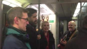 VIDEO Kim Wilde chante totalement ivre dans le métro