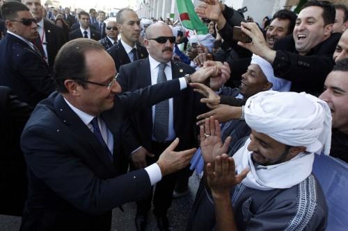 Algérie : ni excuse, ni repentance, mais Hollande dénonce la brutalité de la colonisation