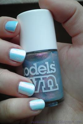 Un froid glacial souffle sur mes ongles Un froid glacial souffle sur mes ongles