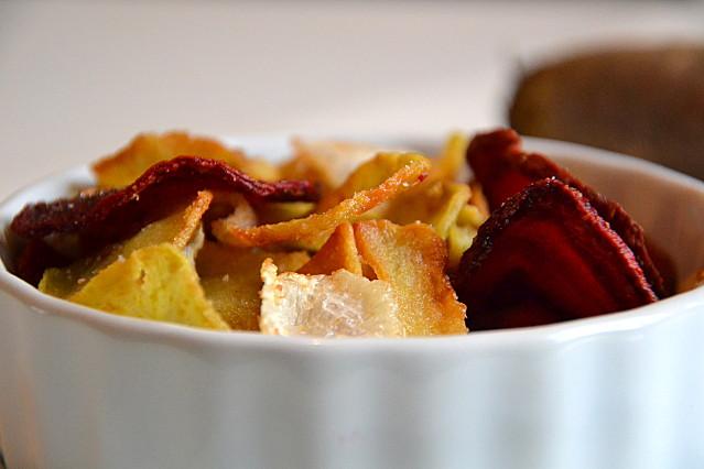 Chips de légumes racines { Betterave, radis noir et patate douce } Chips-legumes3.JPG