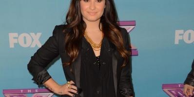 Look de Demi Lovato : Très classe pour la fête d’X-Factor USA Look de Demi Lovato : Très classe pour la fête d’X-Factor USA