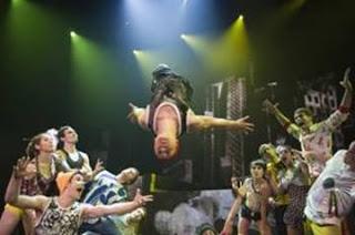 On se fait une soirée cirque et danses urbaines en janvier 2013 ?