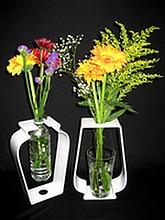 Vase support bouteille et récipient Vase support bouteille et récipient