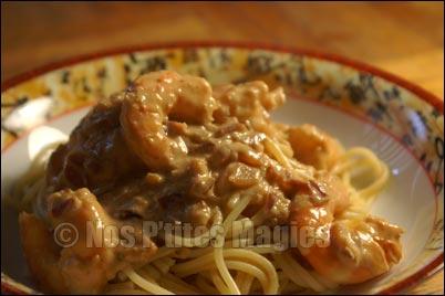 Spaghetti crèmés aux crevettes et au saké