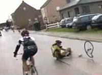Tour des Flandres 2008 : énorme chute du cycliste Angel Gomez Gomez de la Saunier Duval
