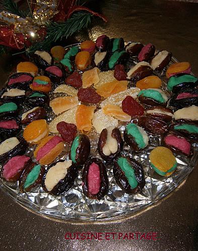 fruits déguisés à la pâte d'amandes DATTES-FARCIES.jpg