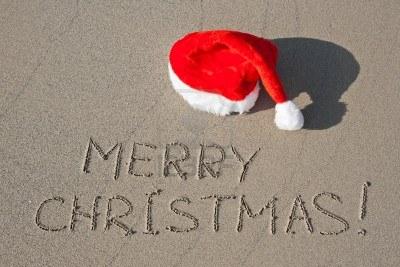 JOYEUX NOEL !!! http://us.123rf.com/400wm/400/400/nick_thomps/nick_thomps1110/nick_thomps111000001/11067703-joyeux-noel-ecrite-sur-la-plage-de-sable-sous-chapeau-rouge-de-santa.jpg