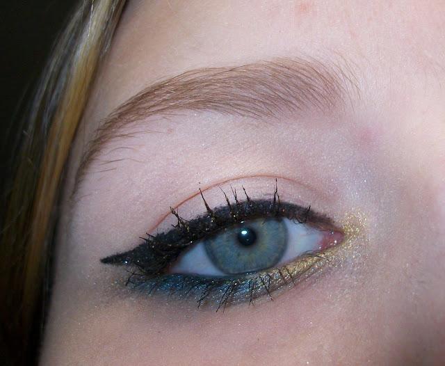 Make Up de Fêtes #2 (ou pas) Make Up de Fêtes #2 (ou pas)