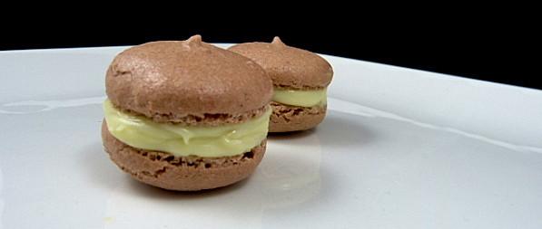 MACARONS PAIN D'EPICES & CHOCOLAT BLANC ORANGES CONFITES P1020975-001