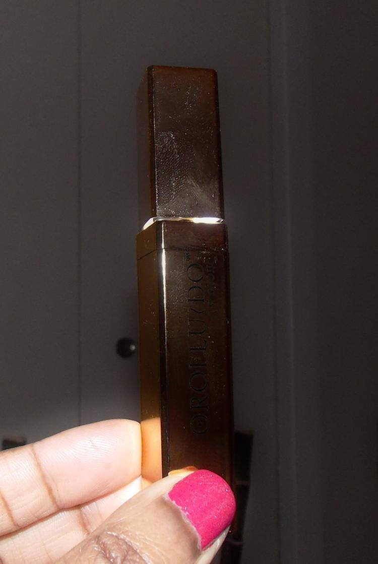 Dans le Crazy Bag, il y a … Orofluido Très joli ce gloss. Le miroir est dessus et la lumière incrustée dedans