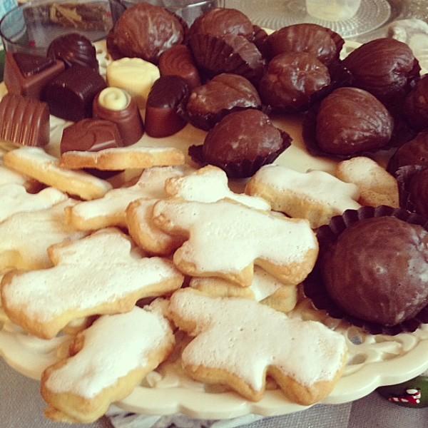 Table de fête 13desserts.JPG