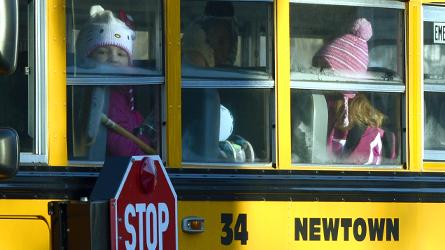 Retour en classe à Newtown «L’école la plus sûre des États-Unis» Retour en classe à Newtown «L’école la plus sûre des États-Unis»