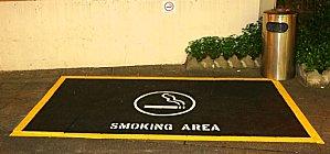 Retour des Amériques singapore-smoking-area.jpg