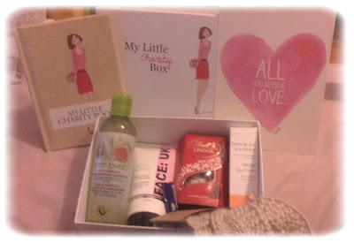 La Charity boxComme d'habitude j'ai craqué quand j'ai ent... La Charity boxComme d'habitude j'ai craqué quand j'ai ent...