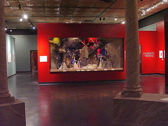 Le Théâtre de la Mode - 2eme partie : L'exposition Maryhill-Ma-femme-est-une-sorciere.jpg