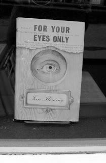 Hommage (londonien) à 007 Hommage (londonien) à 007