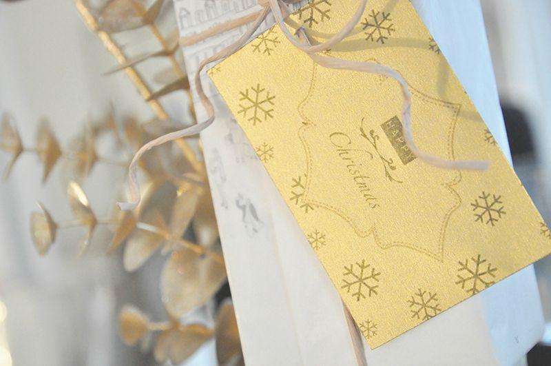 // Happy Christmas pour vos paquets white-gold-4