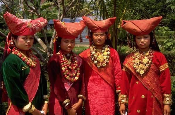 femmes Minangkabau