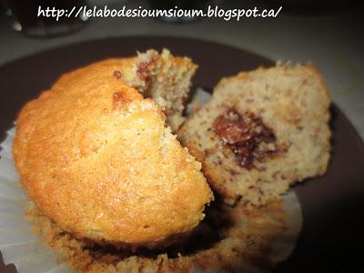 Muffins a la banane au coeur de Nutella Muffins a la banane au coeur de Nutella