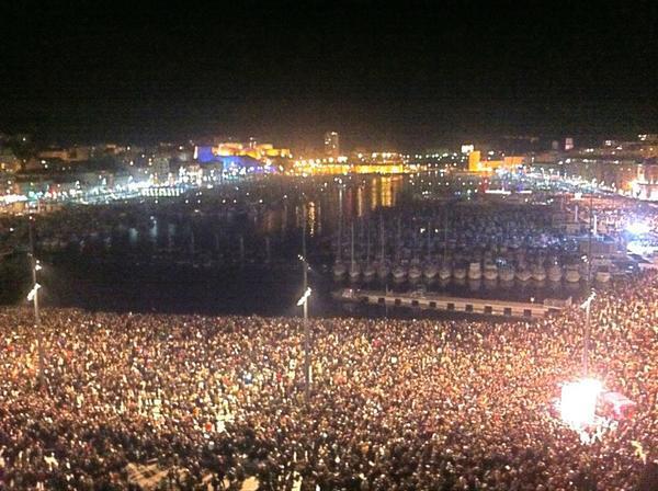 Lancement de Marseille Provence 2013 Le Vieux Port noir de monde.