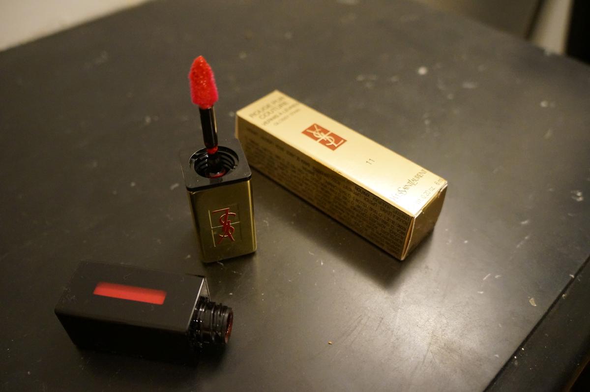 Vernis à levre YSL Yves Saint Laurent 11 Rouge Gouache Vernis à levre YSL Yves Saint Laurent 11 Rouge Gouache