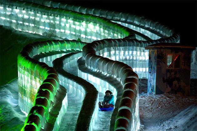 Glisse, Glace, Gloss LED-Lit-Ice-Slides-At-The-Harbin-Ice-Festival-in-China-5