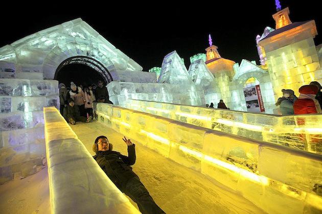 Glisse, Glace, Gloss 2013 Harbin International Ice and Snow Festival: Ice slide
