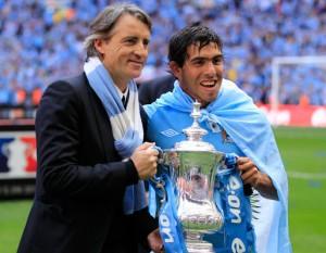Man City : Tevez hésite à prolonger Tevez-Mancini