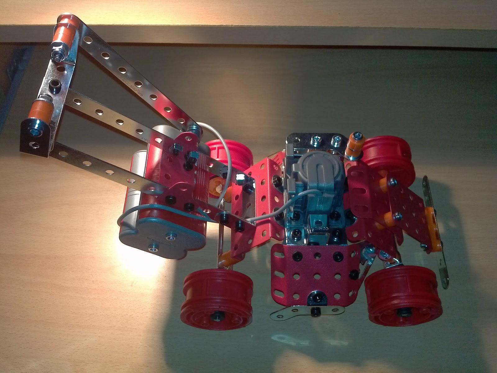 Meccano, Tondeuse de la boite 7530