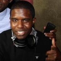Ronald qui se fait appeler DJ R-Tistic. DJ officiel du festival Paid Dues
