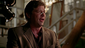 Critiques Séries : Castle. Saison 5. Episode 12. Death Gone Crazy. vlcsnap-2013-01-23-13h39m50s227.png