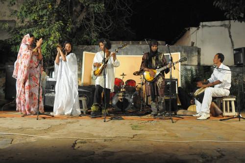 Sahara Soul/BASSEKOU KOUYATE+TAMIKREST+SIDI TOURE@Gaité lyrique Tamikrest2©Peter Weber