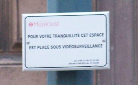 ... Et Mulhouse , le laboratoire du sarkozyme utilisa la machine à pas confondre un piéton d'un pigeon !? 13683550