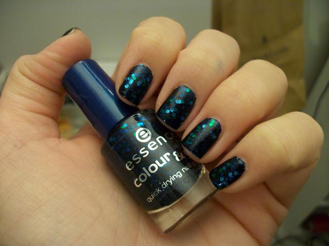 Une Essence même de paillettes... Une Essence même de paillettes...