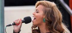 Beyoncé n'a pas chanté en direct l'hymne américain lors de l'investiture de Barack Obama Beyoncé n'a pas chanté en direct l'hymne américain lors de l'investiture de Barack Obama