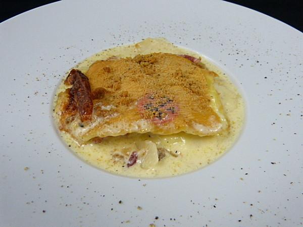 TOPINAMBOURS EN GRATIN DE REBLOCHON & CROUSTILLANT DE BISCUIT DE RHUYS P1030482-001