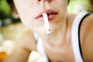 TABAGISME: Les femmes qui fument comme des hommes meurent comme les hommes – NEJM