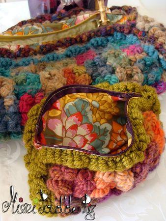 Une trousse en fleur ! DSC02357