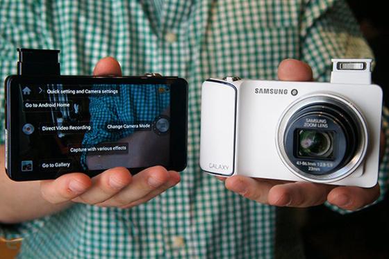 Samsung Galaxy Camera VS iPhone 5...