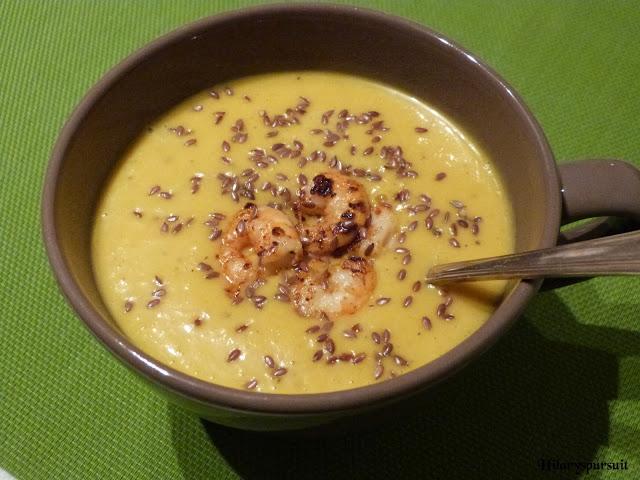 Velouté de courge butternut au curry et lait de coco et ses crevettes / Butternut squash cream soup with coco milk, curry and spicy shrimps Velouté de courge butternut au curry et lait de coco et ses crevettes / Butternut squash cream soup with coco milk, curry and spicy shrimps