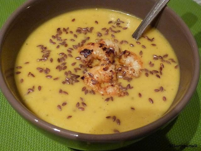 Velouté de courge butternut au curry et lait de coco et ses crevettes / Butternut squash cream soup with coco milk, curry and spicy shrimps Velouté de courge butternut au curry et lait de coco et ses crevettes / Butternut squash cream soup with coco milk, curry and spicy shrimps