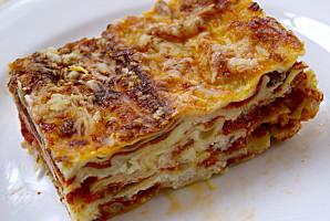 lasagne_lasagnes bolognaise_sauce bolognaise_italie_recette italienne_béchamel_lasagne traditionnelles