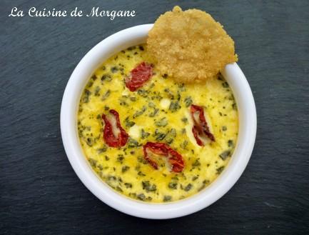 Crèmes brulées au parmesan, basilic, tomates séchées et chips de parmesan cremebrulee.jpg