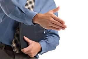 423- Apparemment… 423- Apparemment... poignee-de-main