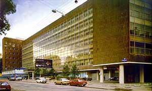 OU LES RUSSES INVESTISSENT LEURS ROUBLES? OU LES RUSSES INVESTISSENT LEURS ROUBLES?