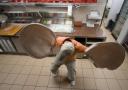 Champion mondial du lancer... de la pâte à pizza ! pizza3.jpg