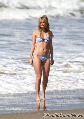 - Mischa Barton - Sexy Bikini Paparazzi Photos. Hot!