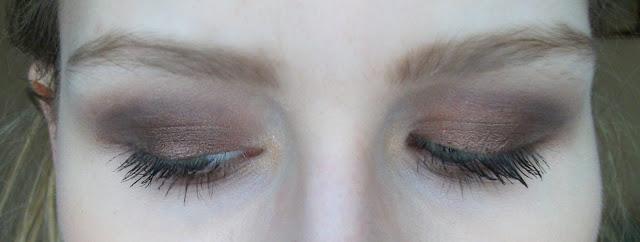 Je suis naturelle avec Sleek (looks inside) Je suis naturelle avec Sleek (looks inside)