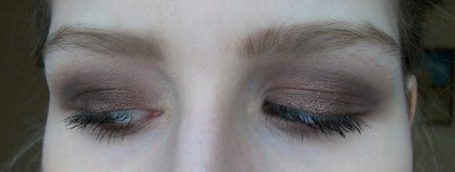 Je suis naturelle avec Sleek (looks inside) Je suis naturelle avec Sleek (looks inside)